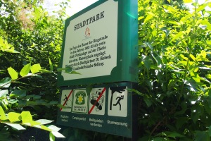 Entrance and all the rules for Stadtpark